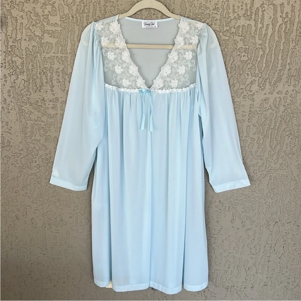 Vintage Vanity Fair Light Blue Nylon Lace Nightgown Robe Set M USA Made
